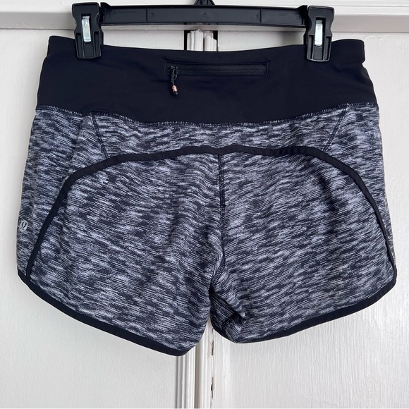 Lululemon Run Times Short *4-way Stretch 4" Dramatic Static White Black‎ / Black - Picture 7 of 10